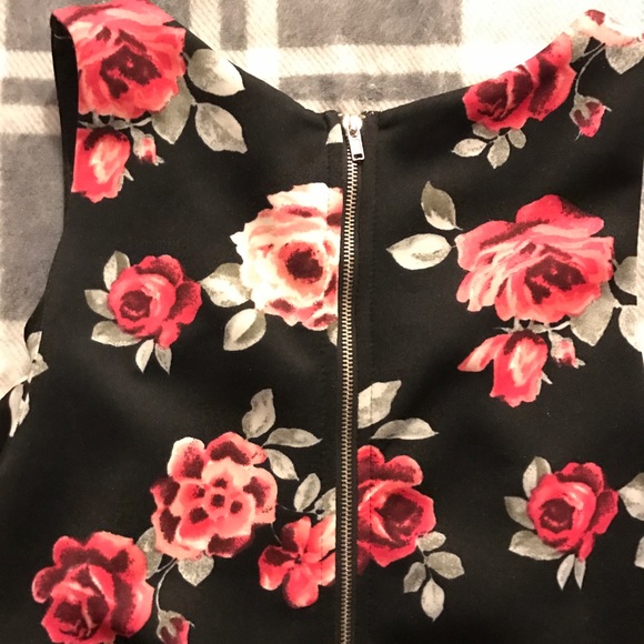 Black rose dress - Picture 5 of 5